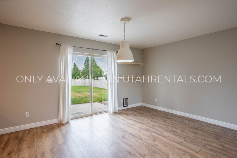 AVAILABLE NOW | 3 Bed, 2.5 Bath Single-Family Home in Lindon property image