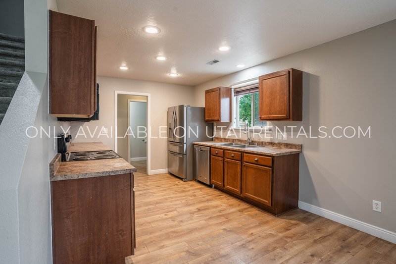 AVAILABLE NOW | 3 Bed, 2.5 Bath Single-Family Home in Lindon property image