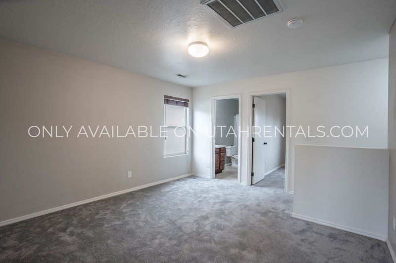 AVAILABLE NOW | 3 Bed, 2.5 Bath Single-Family Home in Lindon property image