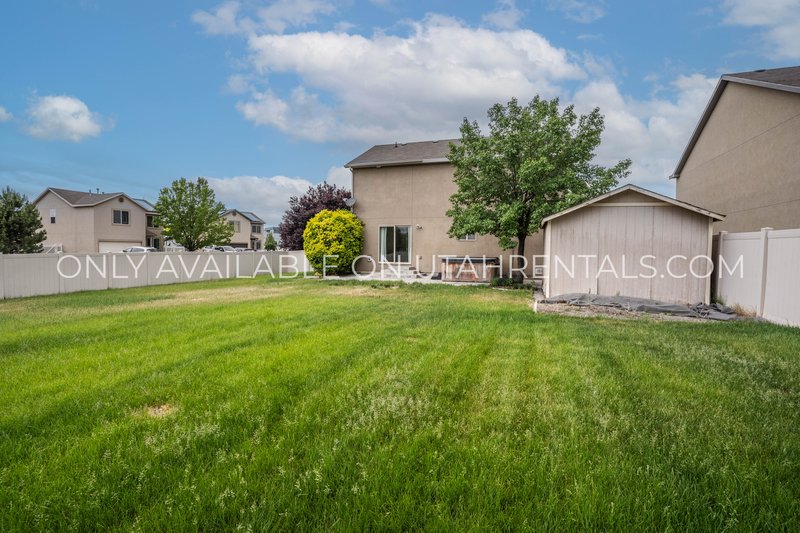 AVAILABLE NOW | 3 Bed, 2.5 Bath Single-Family Home in Lindon property image