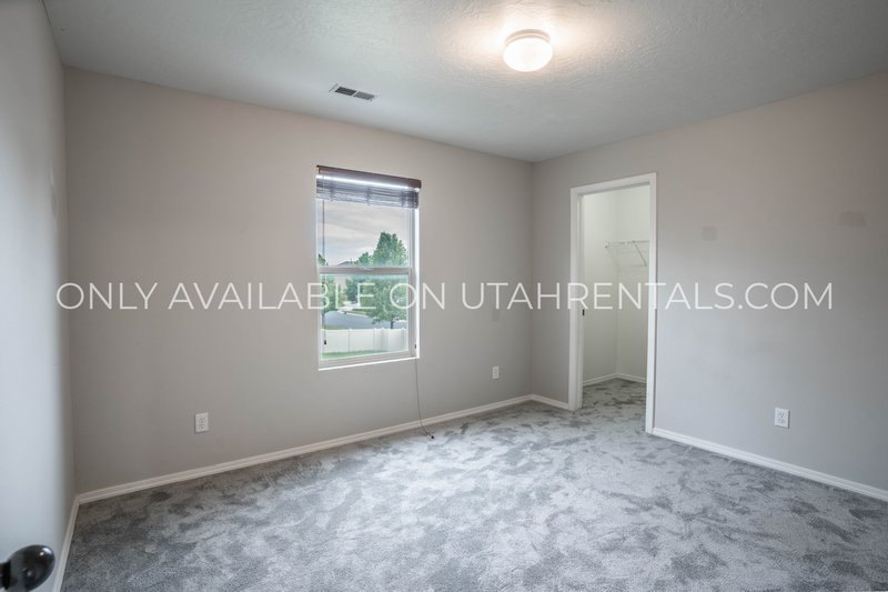 AVAILABLE NOW | 3 Bed, 2.5 Bath Single-Family Home in Lindon property image