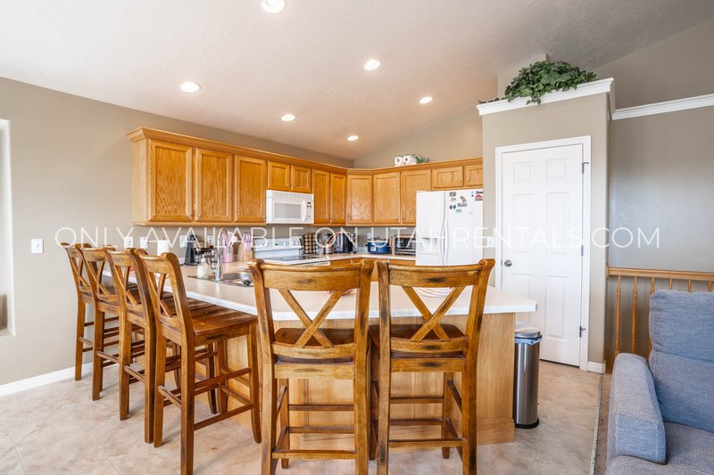 5 Bedroom Home in South Provo property image