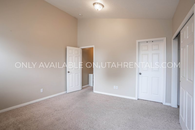 5 Bedroom Home in South Provo property image