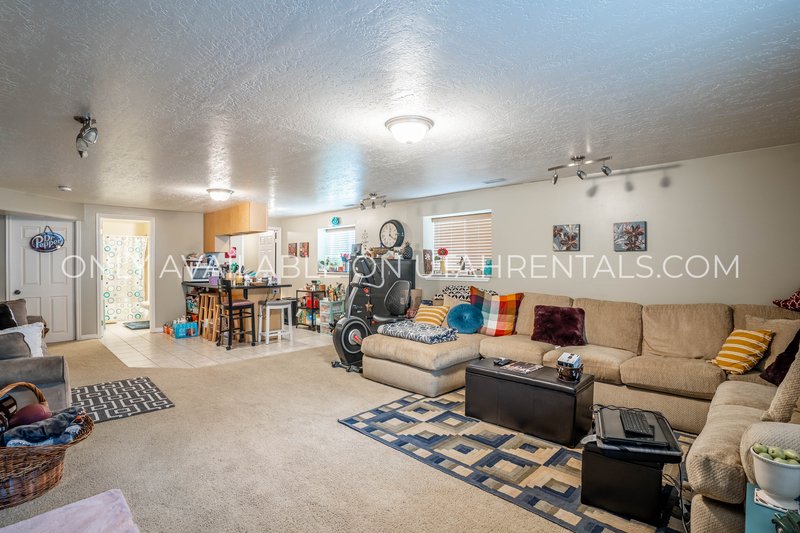 5 Bedroom Home in South Provo property image
