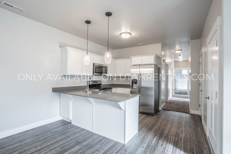 Beautiful Ground-Floor Condo in Vineyard – Prime Location! property image