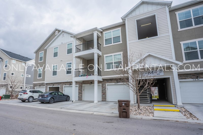 Beautiful Ground-Floor Condo in Vineyard – Prime Location! property image
