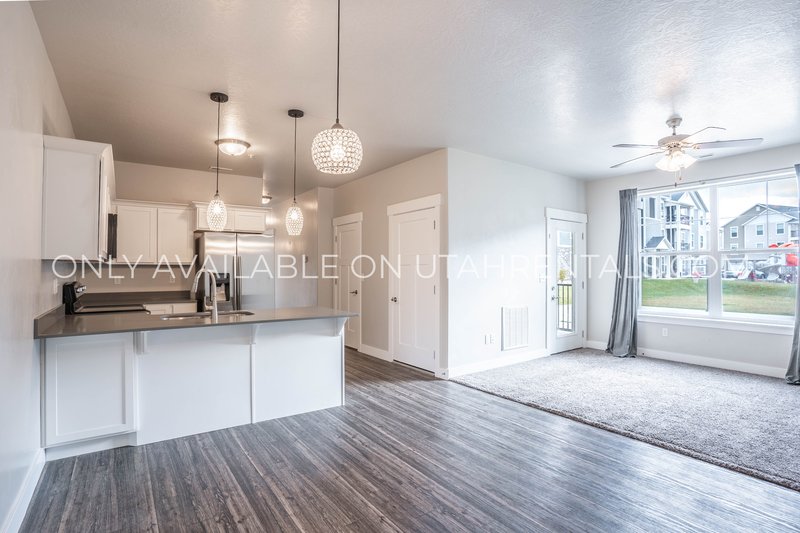 Beautiful Ground-Floor Condo in Vineyard – Prime Location! property image