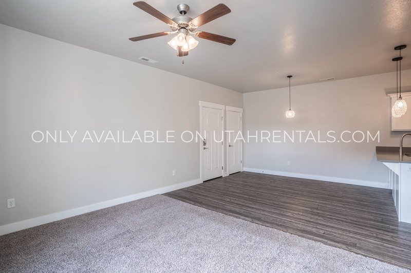 Beautiful Ground-Floor Condo in Vineyard – Prime Location! property image