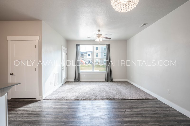 Beautiful Ground-Floor Condo in Vineyard – Prime Location! property image
