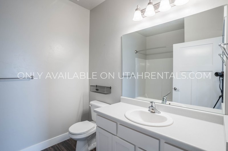 Beautiful Ground-Floor Condo in Vineyard – Prime Location! property image