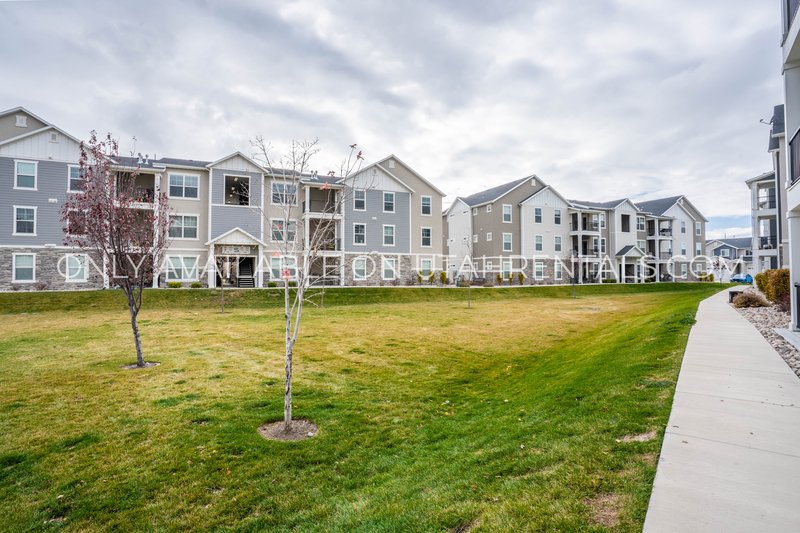 Beautiful Ground-Floor Condo in Vineyard – Prime Location! property image