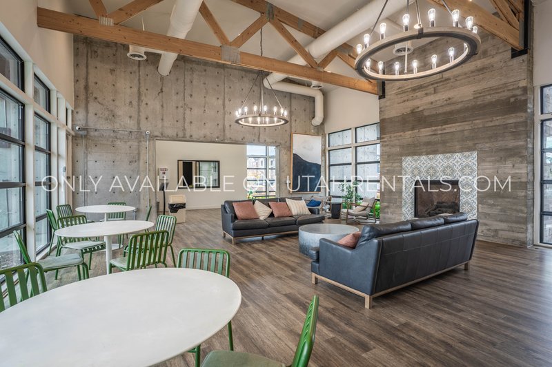 Beautiful Ground-Floor Condo in Vineyard – Prime Location! property image