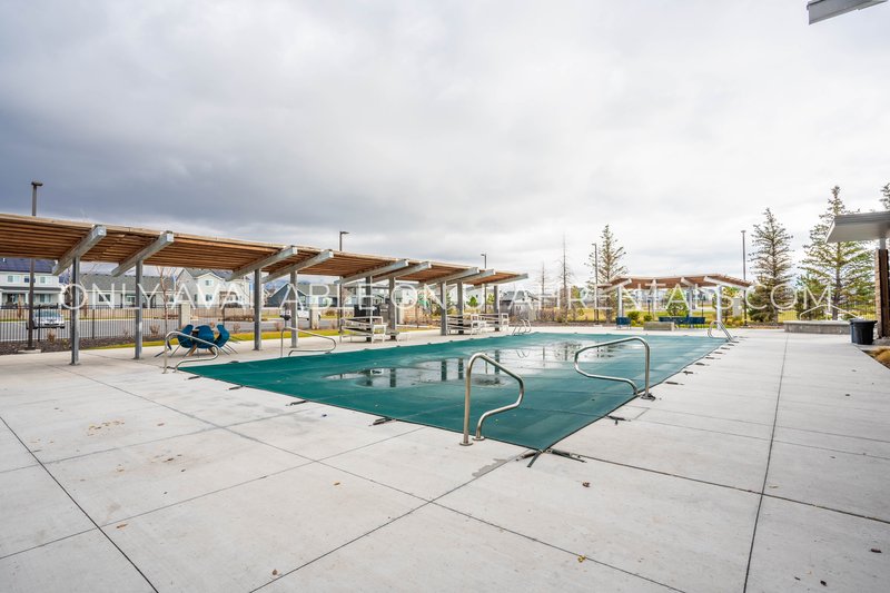 Beautiful Ground-Floor Condo in Vineyard – Prime Location! property image