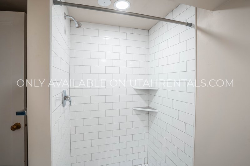 PET FRIENDLY MAPLETON HOME FOR RENT property image