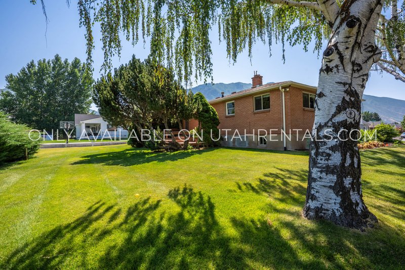 PET FRIENDLY MAPLETON HOME FOR RENT property image