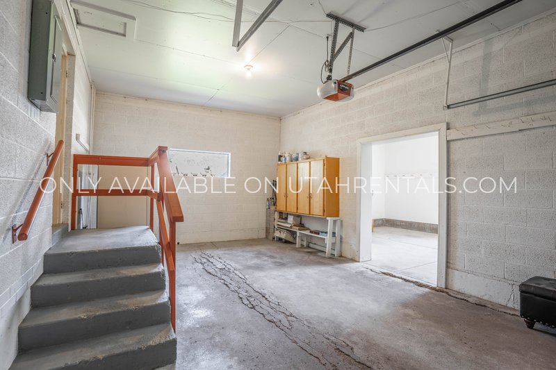 PET FRIENDLY MAPLETON HOME FOR RENT property image