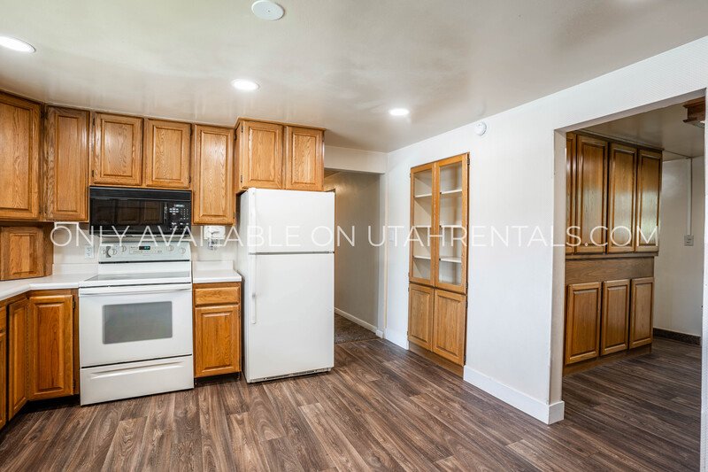 PET FRIENDLY MAPLETON HOME FOR RENT property image