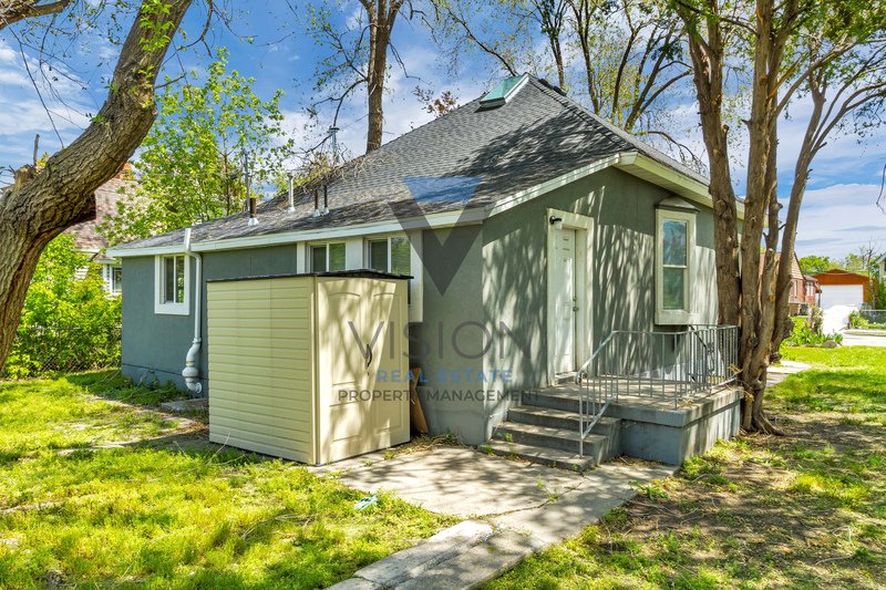 Great 4 bedroom 3 bathroom home in SLC! property image