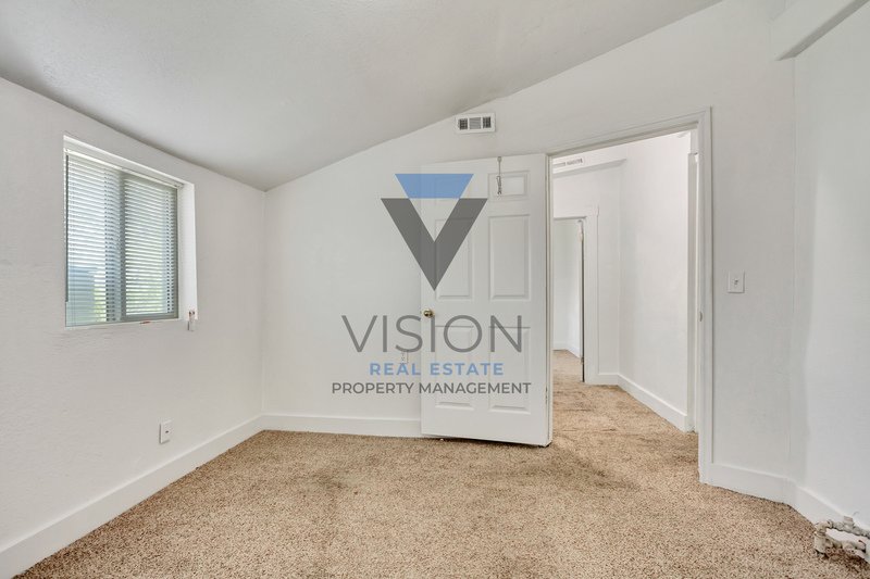 Great 4 bedroom 3 bathroom home in SLC! property image