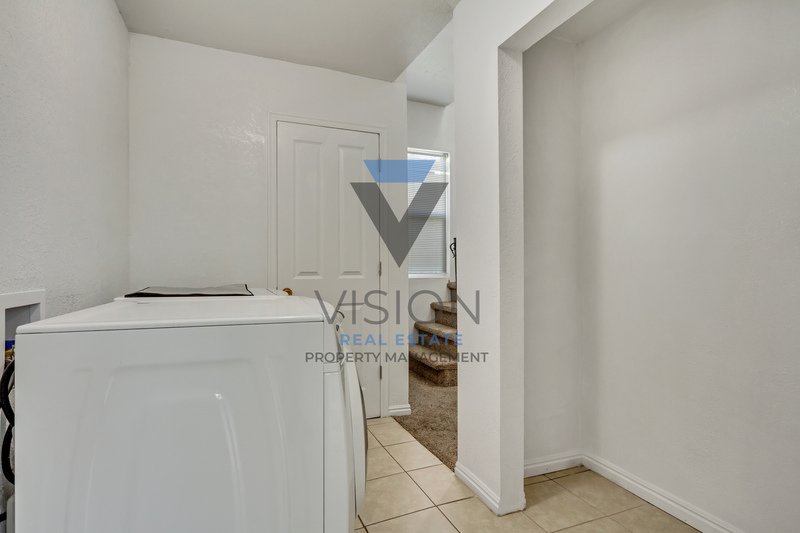 Great 4 bedroom 3 bathroom home in SLC! property image