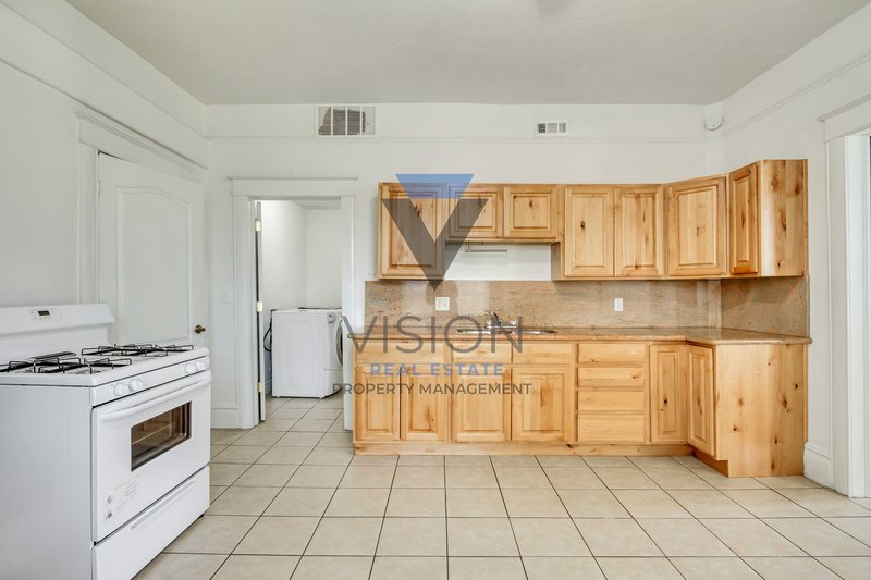 Great 4 bedroom 3 bathroom home in SLC! property image