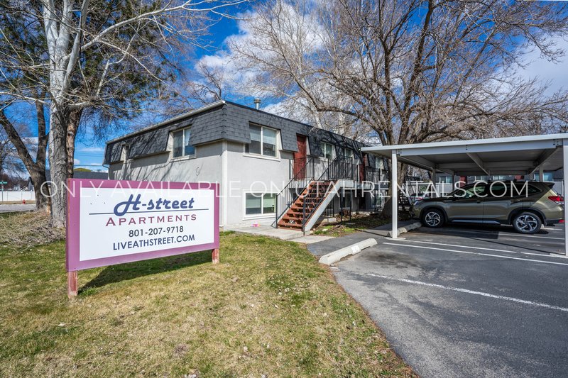 Bright 2-Bed Apartment in Central Midvale property image