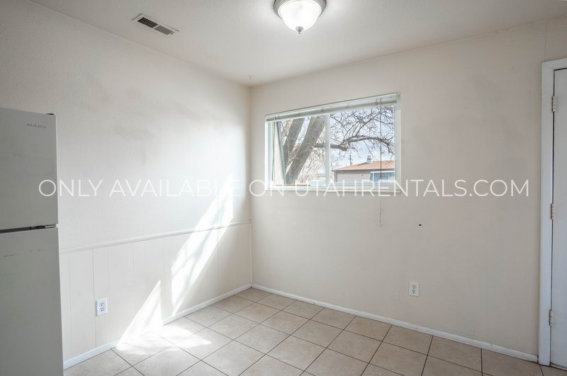 Bright 2-Bed Apartment in Central Midvale property image