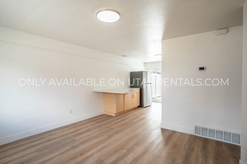 Charming 2 Bed 1 Bath apartment property image