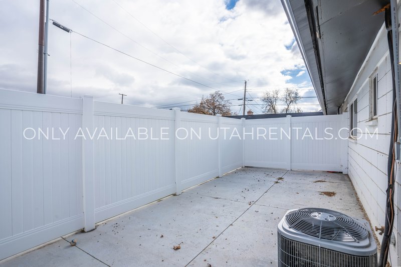 Charming 2 Bed 1 Bath apartment property image