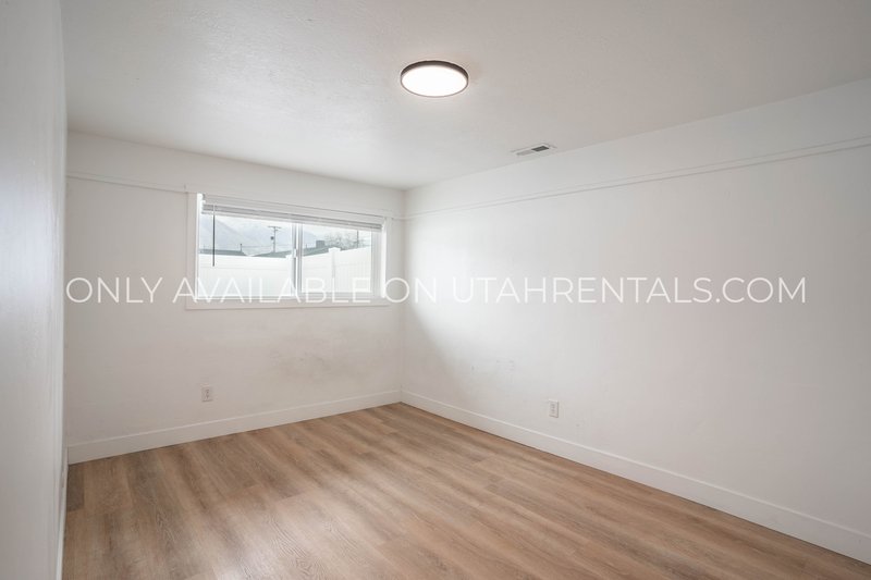 Charming 2 Bed 1 Bath apartment property image