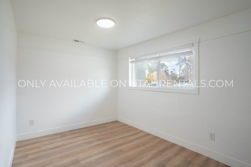 Charming 2 Bed 1 Bath apartment property image