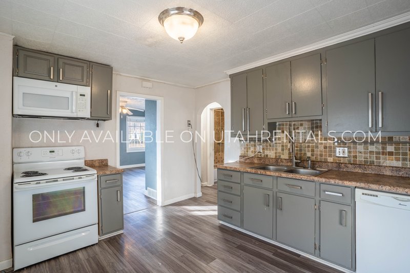 Cute 2 Bedroom Near Peace Gardens property image