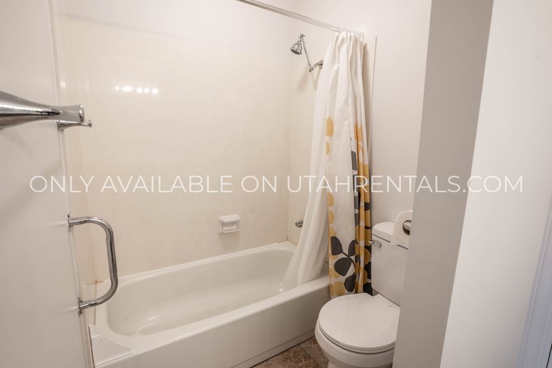Beautiful & Spacious Orem Townhouse property image