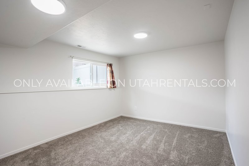 Beautiful & Spacious Orem Townhouse property image