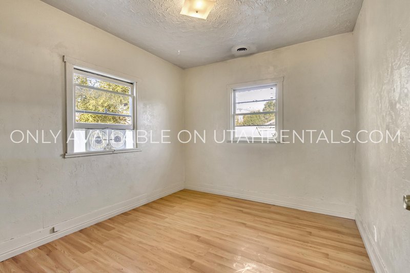 Charming 3-Bed House with Private Yard – Prime Ogden Location! property image