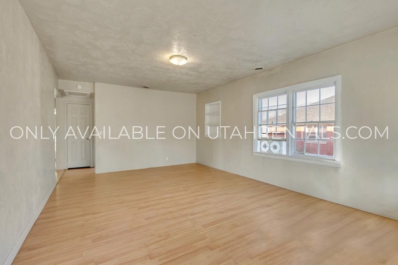 Charming 3-Bed House with Private Yard – Prime Ogden Location! property image