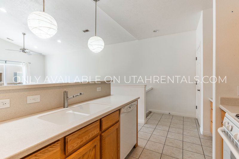 Spacious Upper-Level Condo with Vaulted Ceilings & Resort-Style Amenities! property image