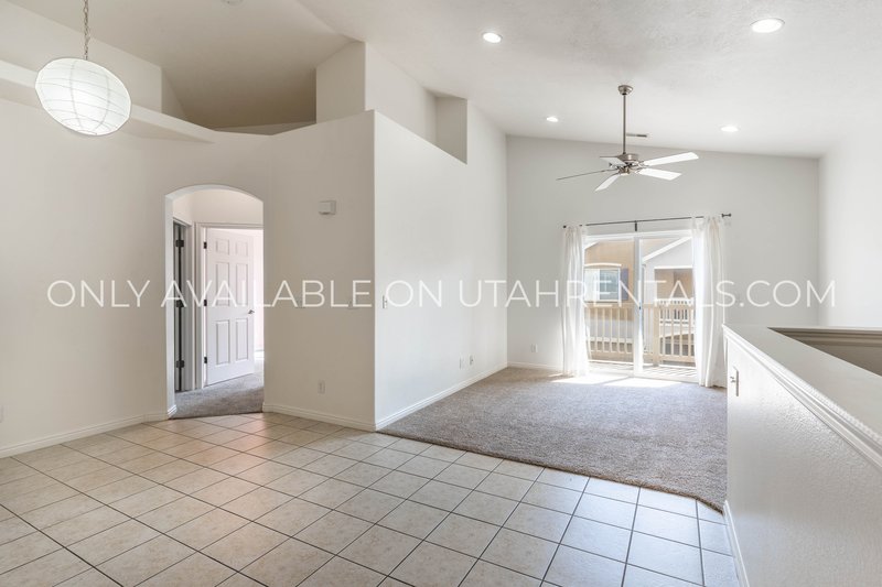 Spacious Upper-Level Condo with Vaulted Ceilings & Resort-Style Amenities! property image