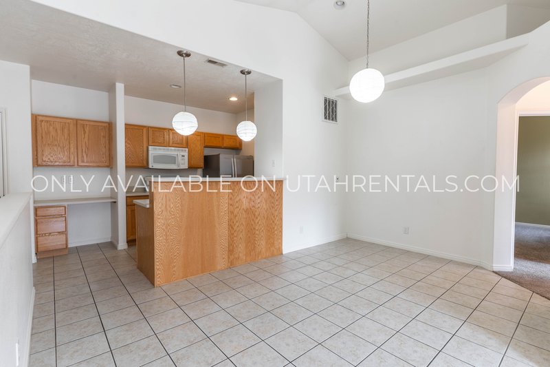 Spacious Upper-Level Condo with Vaulted Ceilings & Resort-Style Amenities! property image