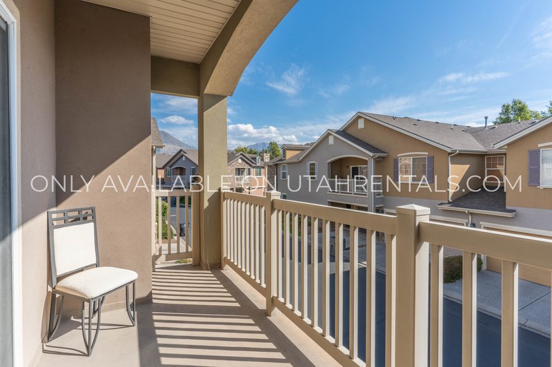 Spacious Upper-Level Condo with Vaulted Ceilings & Resort-Style Amenities! property image