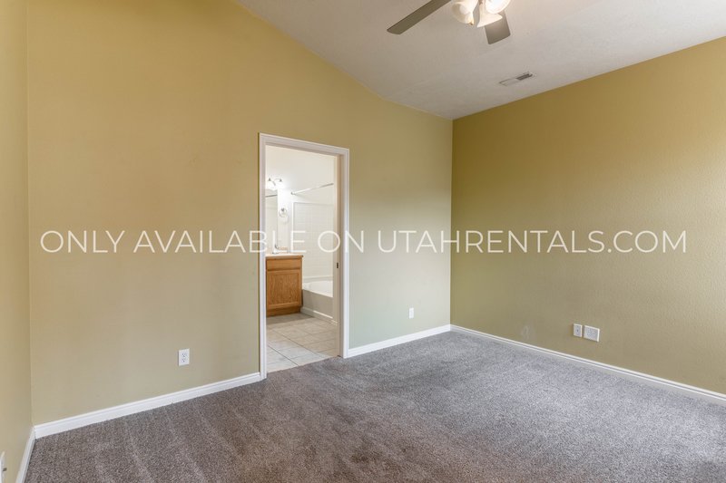 Spacious Upper-Level Condo with Vaulted Ceilings & Resort-Style Amenities! property image