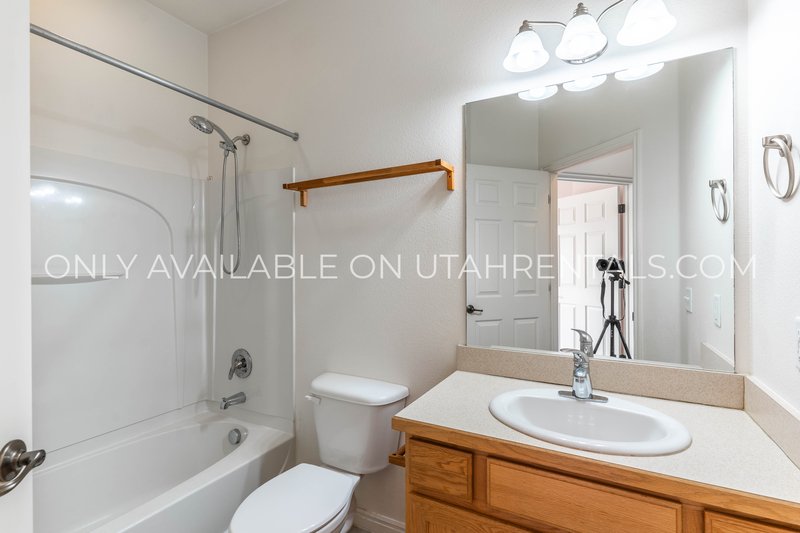 Spacious Upper-Level Condo with Vaulted Ceilings & Resort-Style Amenities! property image