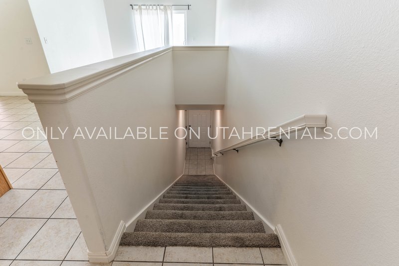 Spacious Upper-Level Condo with Vaulted Ceilings & Resort-Style Amenities! property image