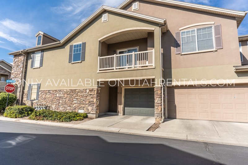 Spacious Upper-Level Condo with Vaulted Ceilings & Resort-Style Amenities! property image