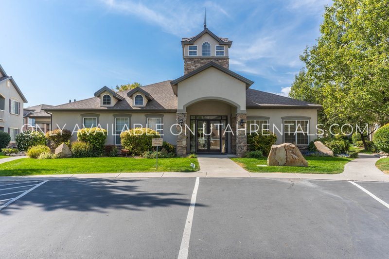 Spacious Upper-Level Condo with Vaulted Ceilings & Resort-Style Amenities! property image