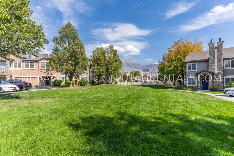 Spacious Upper-Level Condo with Vaulted Ceilings & Resort-Style Amenities! property image