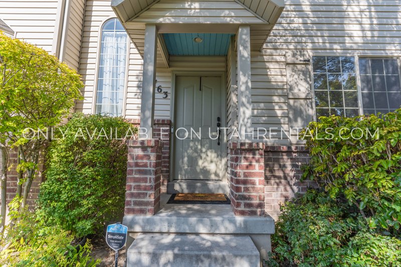 Vibrant, Light-Filled Home with Movie Theater Basement! property image