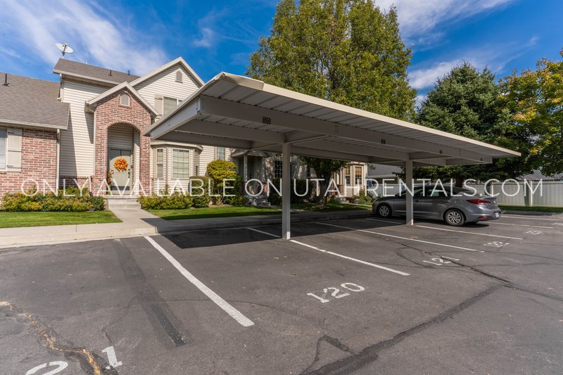 Vibrant, Light-Filled Home with Movie Theater Basement! property image