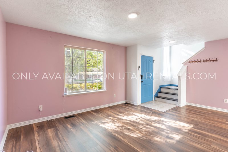 Vibrant, Light-Filled Home with Movie Theater Basement! property image
