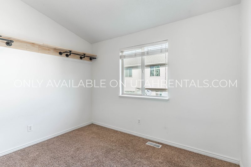 Vibrant, Light-Filled Home with Movie Theater Basement! property image